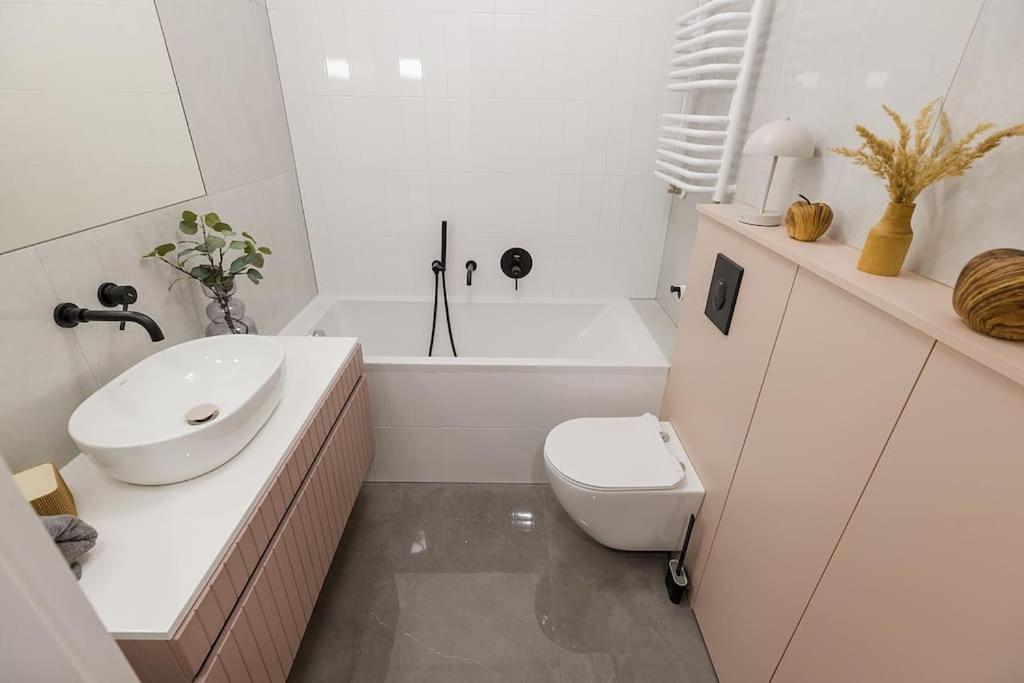 Superapart Klobucka Apt345 Varşovia Exterior foto